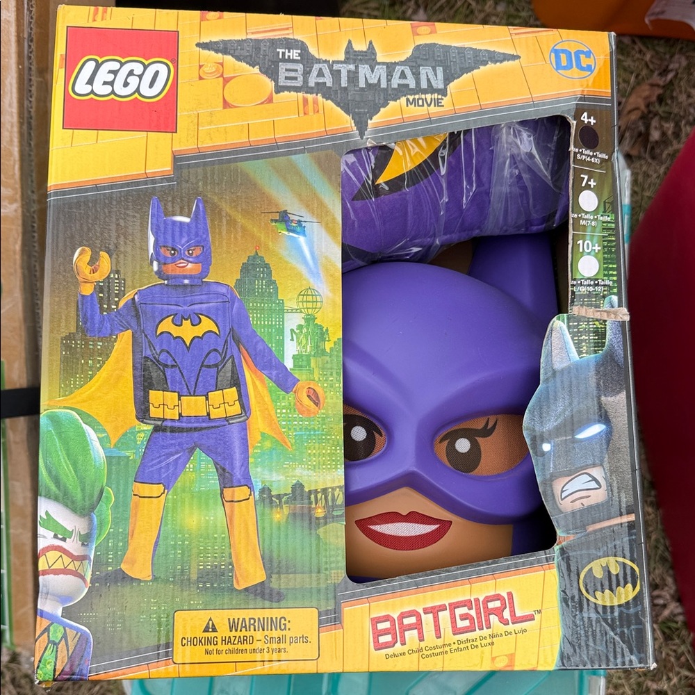 NWT in box LEGO Batgirl Mask and Costume Set size Small 4-6X